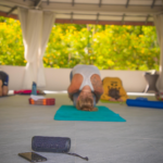 Frauen beim Sport im Rückbildungskurs
